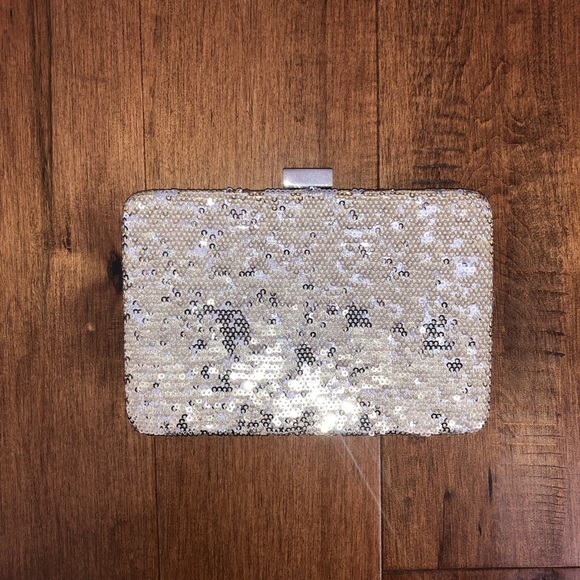 White House Black Market Handbags - Sequin Clutch!!